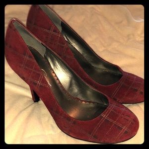Jessica Simpson tartan heels!